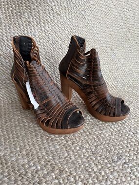 Seychelles Dark Brown Strappy Peep-Toe Block Heel Sandals